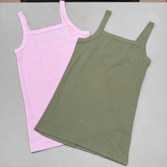 Old Navy Tops - Old Navy slim fit tank tops (2)